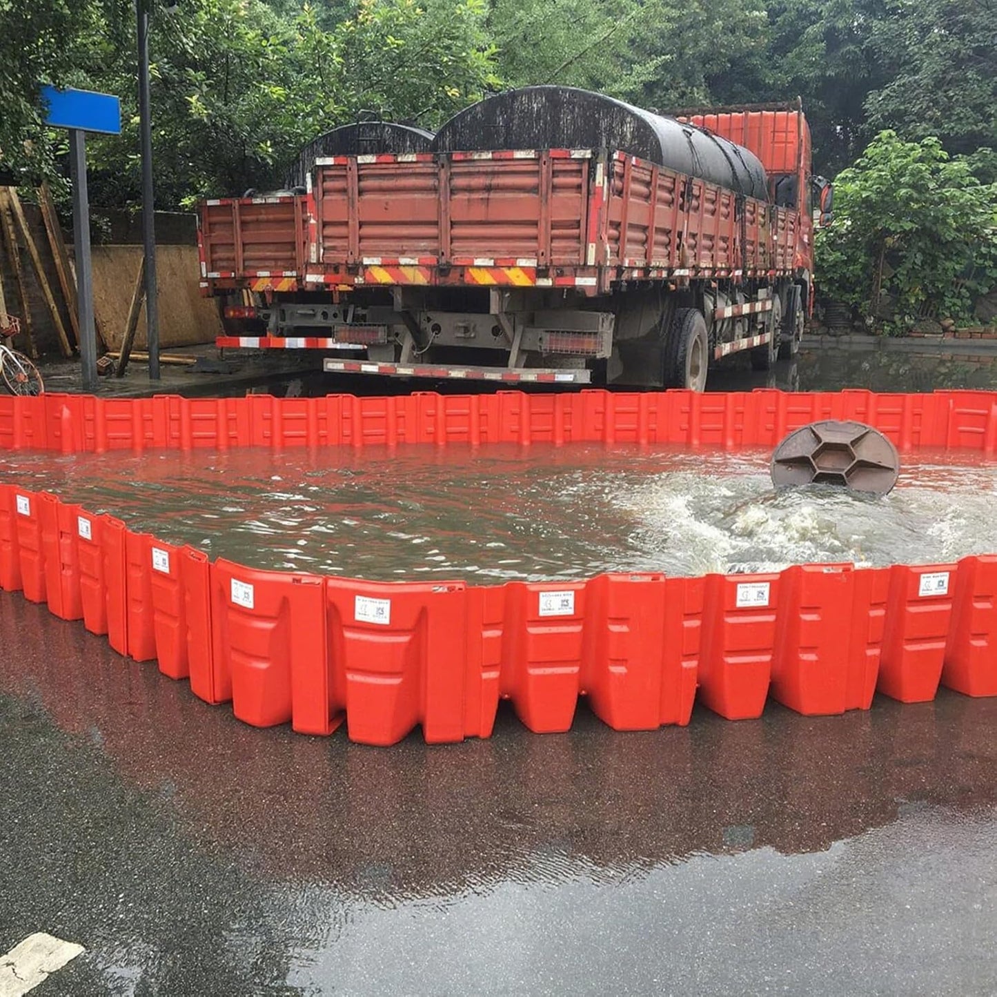 Flood Prevention Barrier, ABS L-Type Baffle Water Barrier Reusable, Door Flood Barriers for Home, Removable Combined for Garage Doors, Warehouses, Basements and School (11pcs)