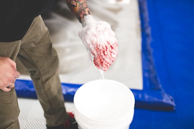 The Rag Company - Premium Chenille Microfiber Knobby Wash Mitts - Perfect for Car Washing and Detailing; Scratch-Free, Lint-Free, Double-Sided, Plush, and Absorbent; Red (2-Pack)