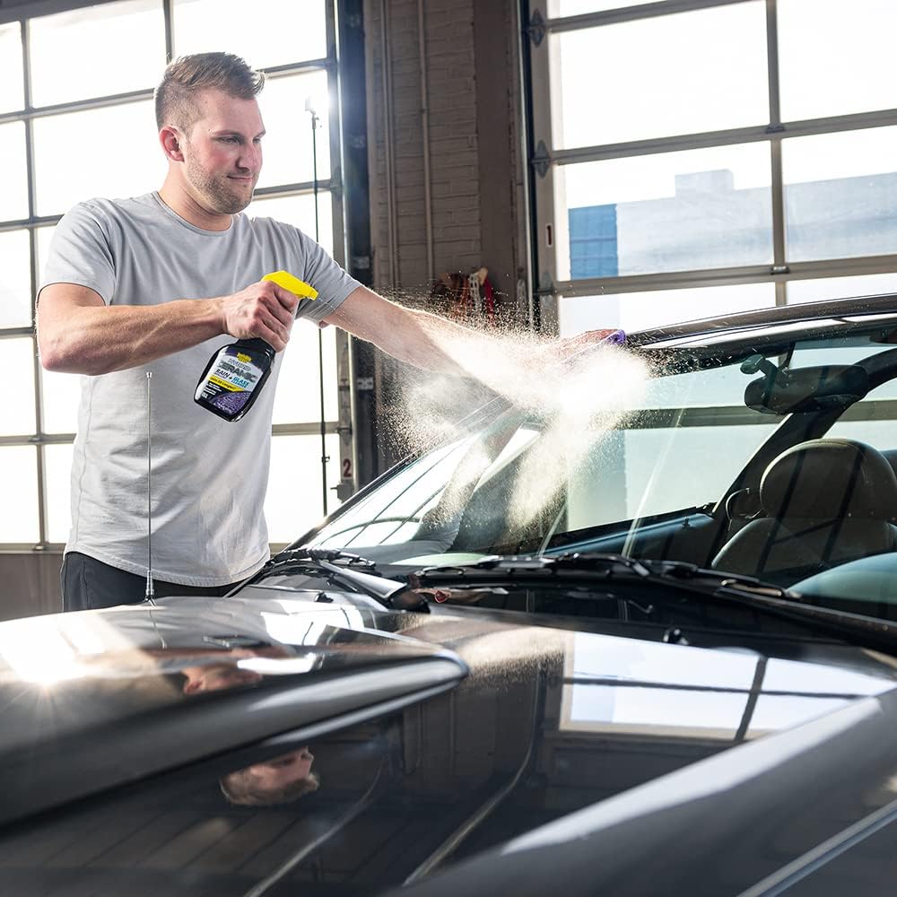 Invisible Glass 92183-4PK Hybrid Ceramic Rain Repellent and Glass Cleaner Cleans and Protects Car Windows and Windshields with Long-Lasting Water-Repellent Si02 Technology, 16 Fl Oz, Pack of 4