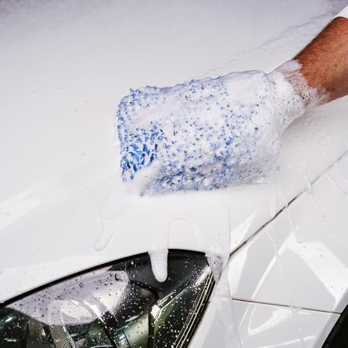 GYEON Wet Coat Kit - Hydrophobic Ceramic Spray Coating for Cars - High Gloss Solutions for Your Car Paint Wheels and Glass - Spray On Rinse Off Easy DIY Use Formula