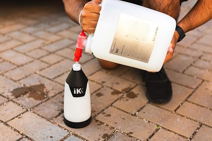 KOCHCHEMIE Koch-Chemie - Wash & Finish - Quick and Easy External Cleaning, Gentle on Paint, Leaves a Glossy, Non Streak Finish (5 Liters)