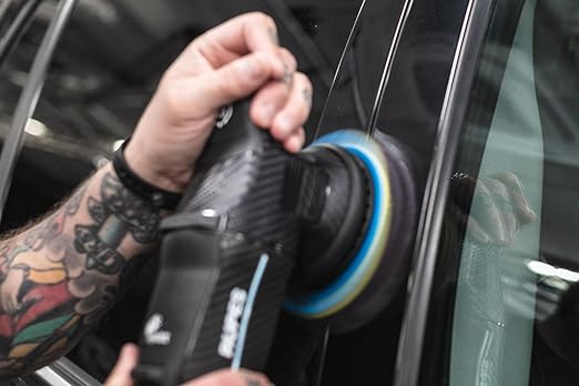 Koch-Chemie - Fine Cut Polishing Compound - Silicone-Oil-Free; Designed for All Paint Types; for Removing Medium to Heavy Defects, Scratches, and Sanding Marks Up to 2500 Grade (1 Liter)