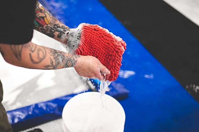 The Rag Company - Premium Chenille Microfiber Knobby Wash Mitts - Perfect for Car Washing and Detailing; Scratch-Free, Lint-Free, Double-Sided, Plush, and Absorbent; Red (2-Pack)