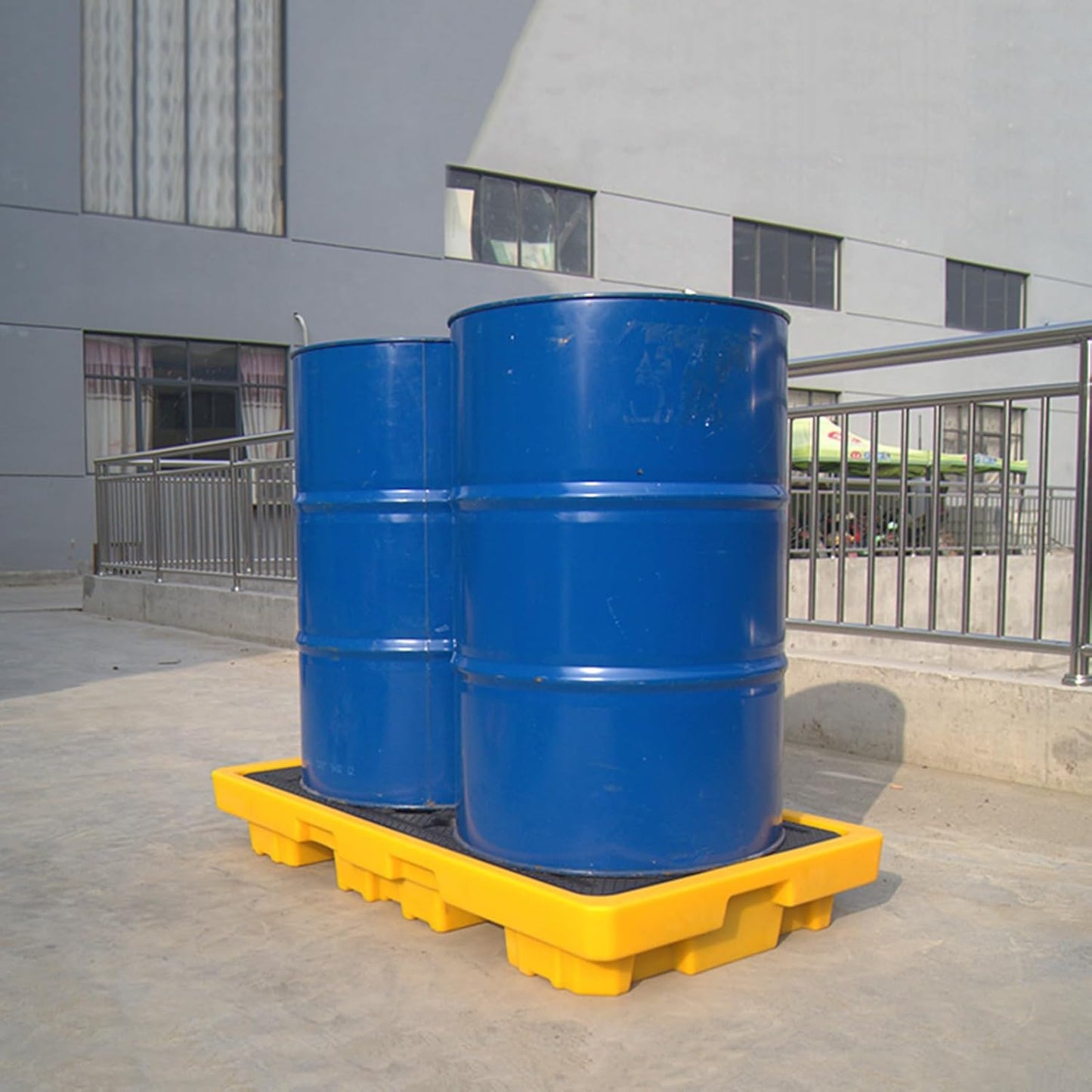 Drum Containment Spill Pallet, Industrial Nestable Oil Drums Leak-Proof Tray, Garage Storage Detachable Anti Slip Polyethylene Platform with Drain (Color : Yellow-1 Pack, Size : 51.2"x26.8"x