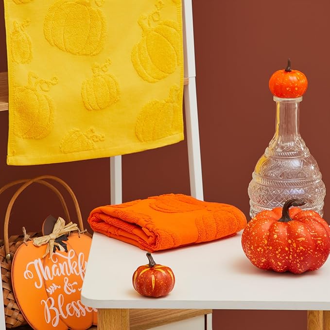 4 Pack 3D Fall Pumpkin Jacquard Hand Towels for Bathroom Jacquard Cotton Absorbent Fall Autumn Thanksgiving Orange Yellow Hand Towels for Holiday Decorative Bathroom Kitchen 14 X 30
