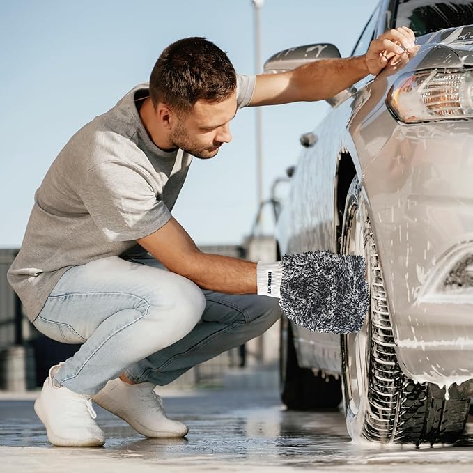 Premium Microfiber Car Wash Mitt, 2 Pack Auto Detailing Mitts for Scratch-Free Cleaning for Cars, Trucks, Absorbent, Extra Soft, Lint-Free Car Cleaning Gloves, Reusable, Machine Washable