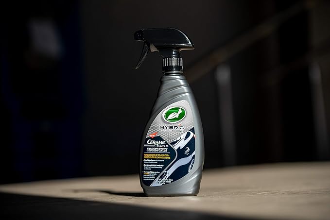 Turtle Wax 53447 Hybrid Solutions Ceramic Acrylic Black Spray Wax Formulated for Black Car Paint, Fills Scratches and Swirl Marks, Provides Water Repellency, Protection and Shine, 16 oz. (Pack of 1)