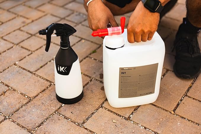 KOCHCHEMIE Koch-Chemie - Wash & Finish - Quick and Easy External Cleaning, Gentle on Paint, Leaves a Glossy, Non Streak Finish (5 Liters)