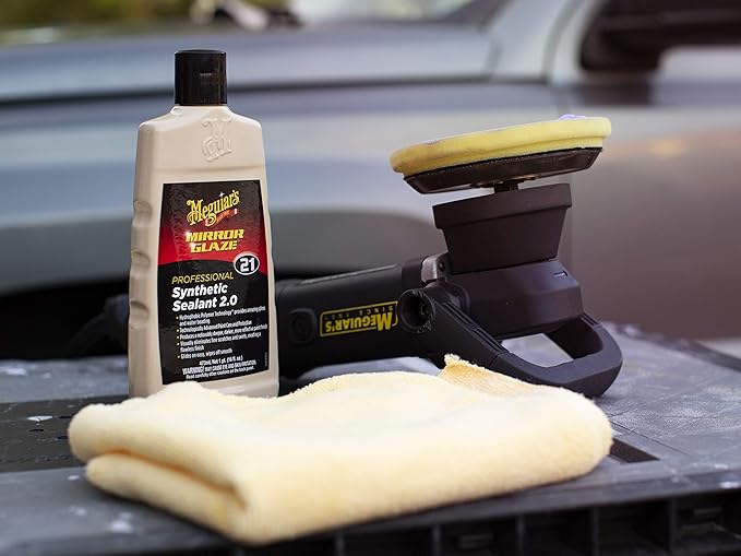 Meguiar's Professional Synthetic Sealant 2.0 M2116 - Premium Synthetic Car Paint Sealant, Long-Lasting Protection, Additional Gloss and Hydrophobic Properties for High Water Beading, 16 Oz Liquid