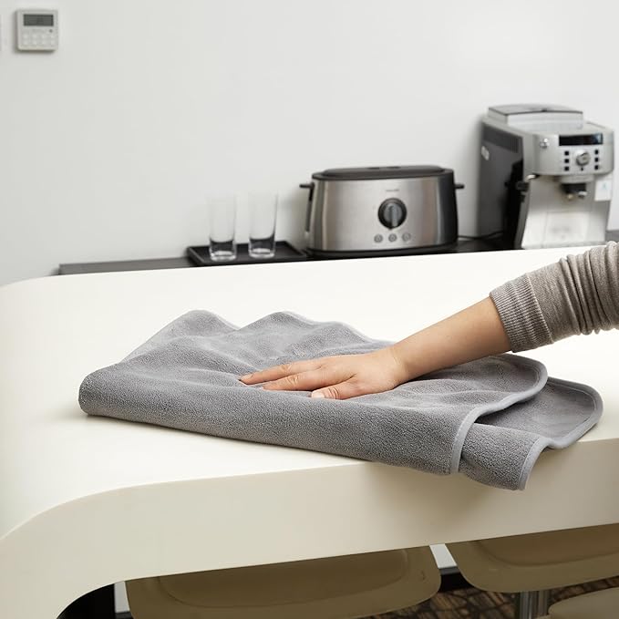 Amazon Basics Microfiber Car Drying Towel, 36"L x 25"W, Gray