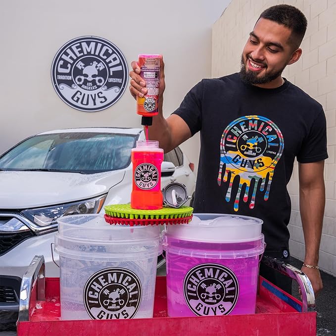 Chemical Guys CWS21516 Sticky Snowball Ultra Snow Foam Car Wash Soap (Works with Foam Cannons, Foam Guns or Bucket Washes) Safe for Cars, Trucks, Motorcycles, RVs & More 16 fl oz, Cherry Scent