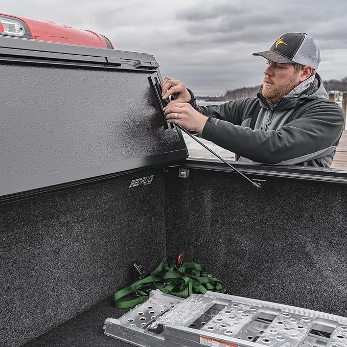 Gator FX Hard Quad-Fold Truck Bed Tonneau Cover | 8828310 | Fits 2008 - 2018 Ford Super Duty 6' 9" Bed (81")